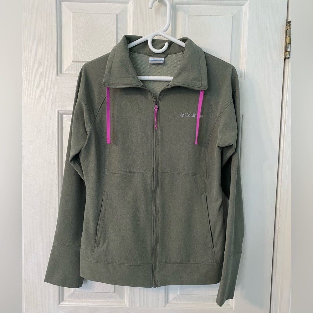 Columbia Sports wear Women’s full zip lightweight jacket
